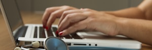 Clinician completing notification form